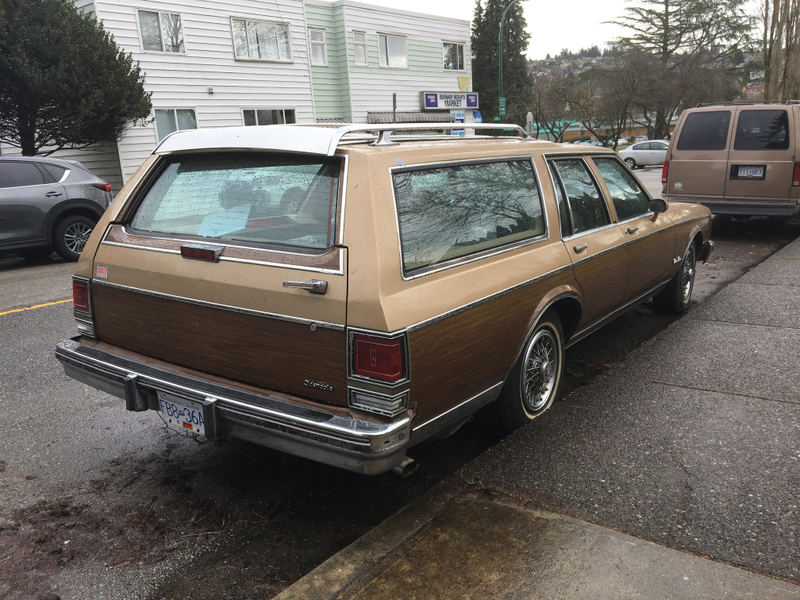 Illustration for article titled More pictures of that Olds wagonÂ